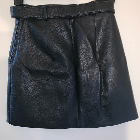H&M | Black Faux Leather Short Skirt - Picture 7 of 8